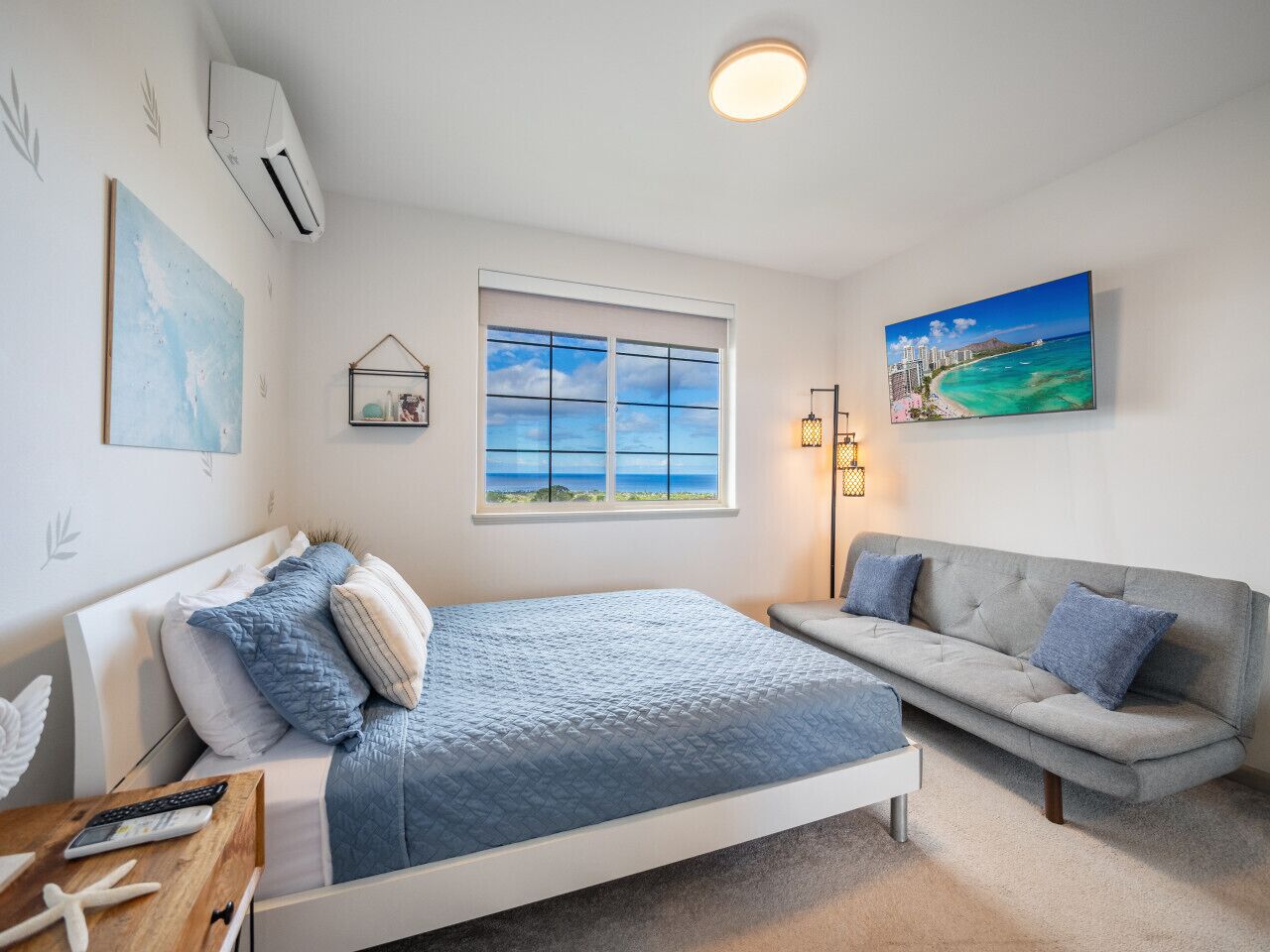 3 bedrooms, desk, iron/ironing board, travel crib