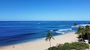 Una playa cerca