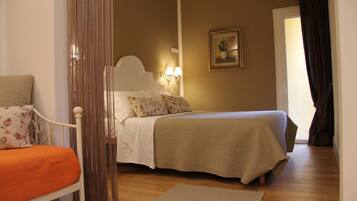 2 chambres, fer et planche à repasser, Wi-Fi gratuit, draps fournis