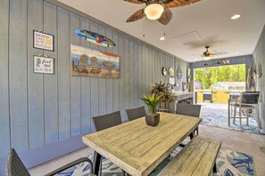 Outdoor dining - 1 Mi to Ocean Isle Beach! Home w/ Shared Lanai (Ocean Isle Beach)
