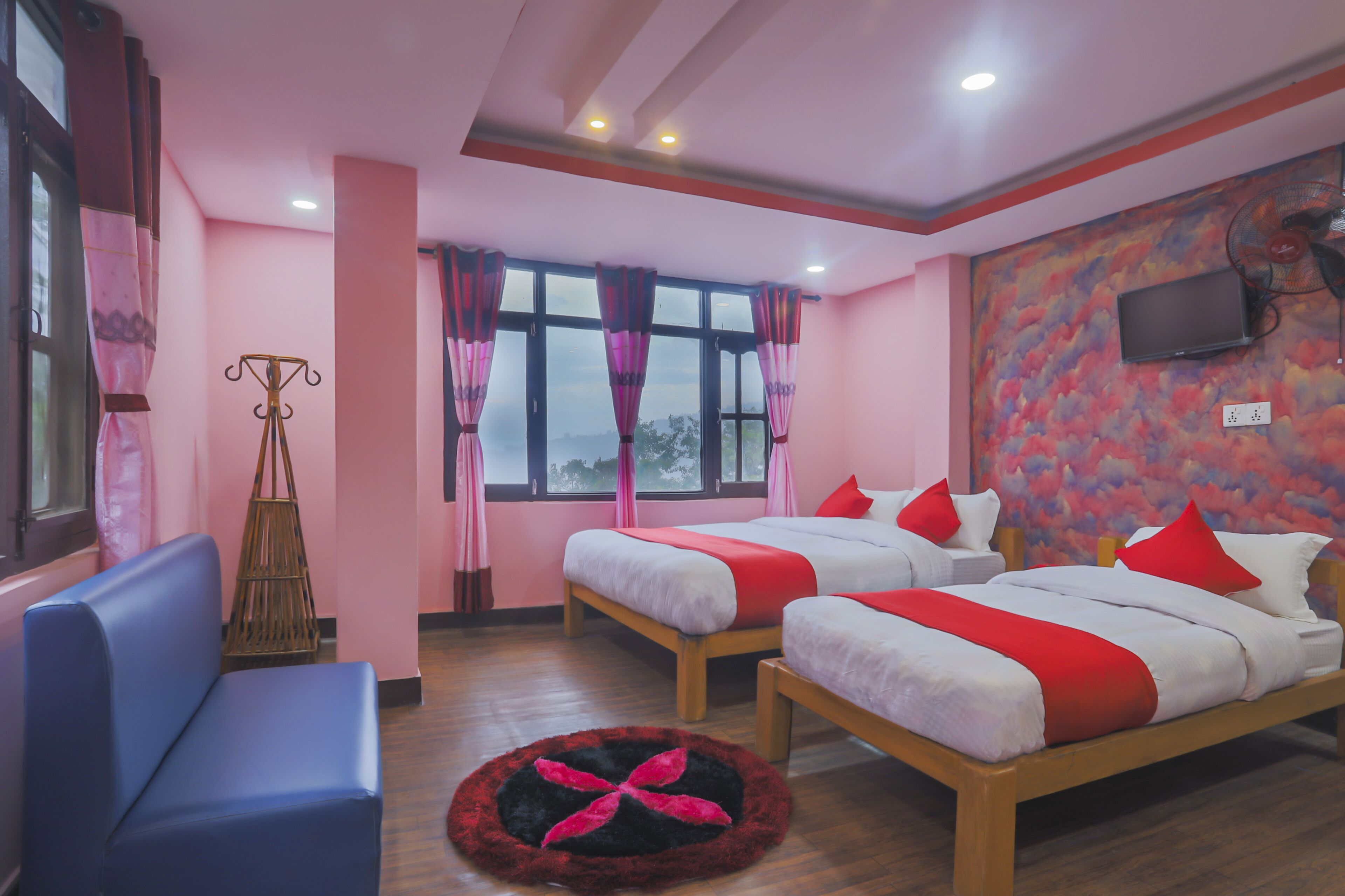 9 bedrooms, desk, WiFi