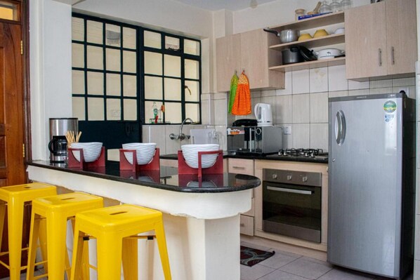 Fridge, microwave, toaster, blender - Stay.Plus Zahara Apartment Ngong Road (Nairobi)