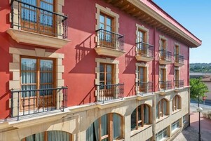 Fachada de la propiedad