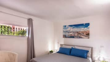 1 camera, ferro/asse da stiro, lenzuola