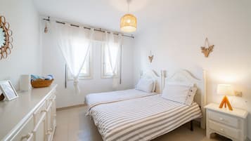 2 slaapkamers, een strijkplank/strijkijzer, gratis wifi, beddengoed