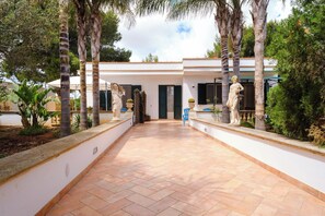 Exterior detail - Pet-Friendly Apartment 'Villetta del Salento 2' with Garden & A/C (Racale)