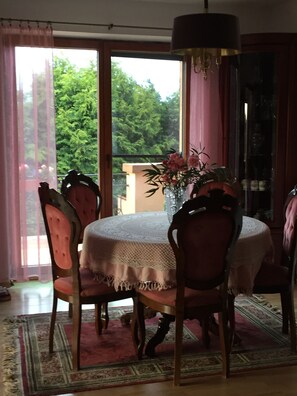 Dining - Kaschubische Seen Komfortables Ferienhaus, (Łyśniewo Sierakowickie)
