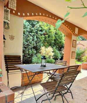 Outdoor dining - Kaschubische Seen Komfortables Ferienhaus, (Łyśniewo Sierakowickie)