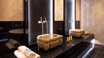 Sauna, Turkish bath, aromatherapy, hot stone massages, Swedish massages