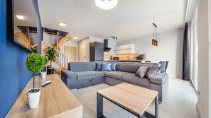 Apartment (13 A) | Living area | Flat-screen TV - Apartamenty Sun & Snow Baltic Sun (Sztutowo)