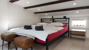 Quadruple Room (Piranum Guesthouse with terrace) | 1 bedroom, WiFi - Piranum Guesthouse With Terrace (Piran)