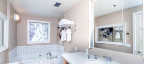 Bathroom - Ice House 220 by Exceptional Stays (Telluride)