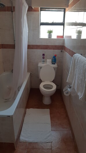 Bathtub - LITTLE HAVEN (Nairobi)