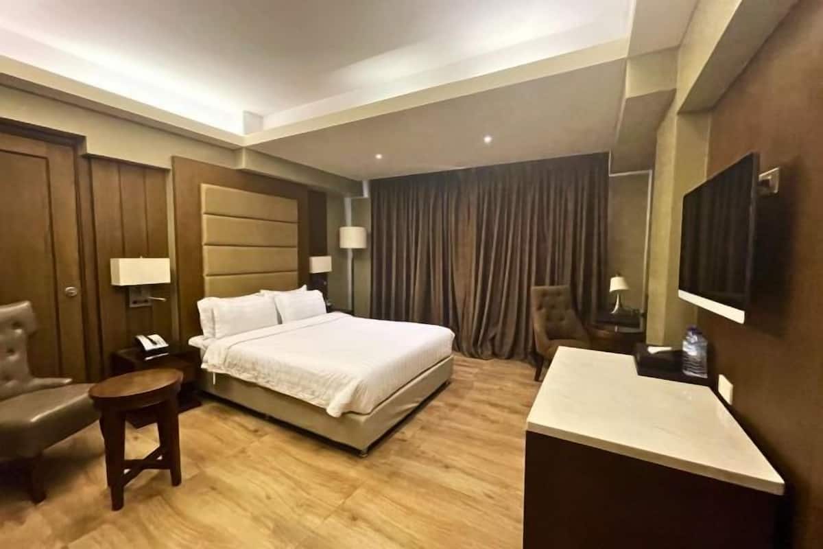 Desk, free WiFi, bed sheets, wheelchair access