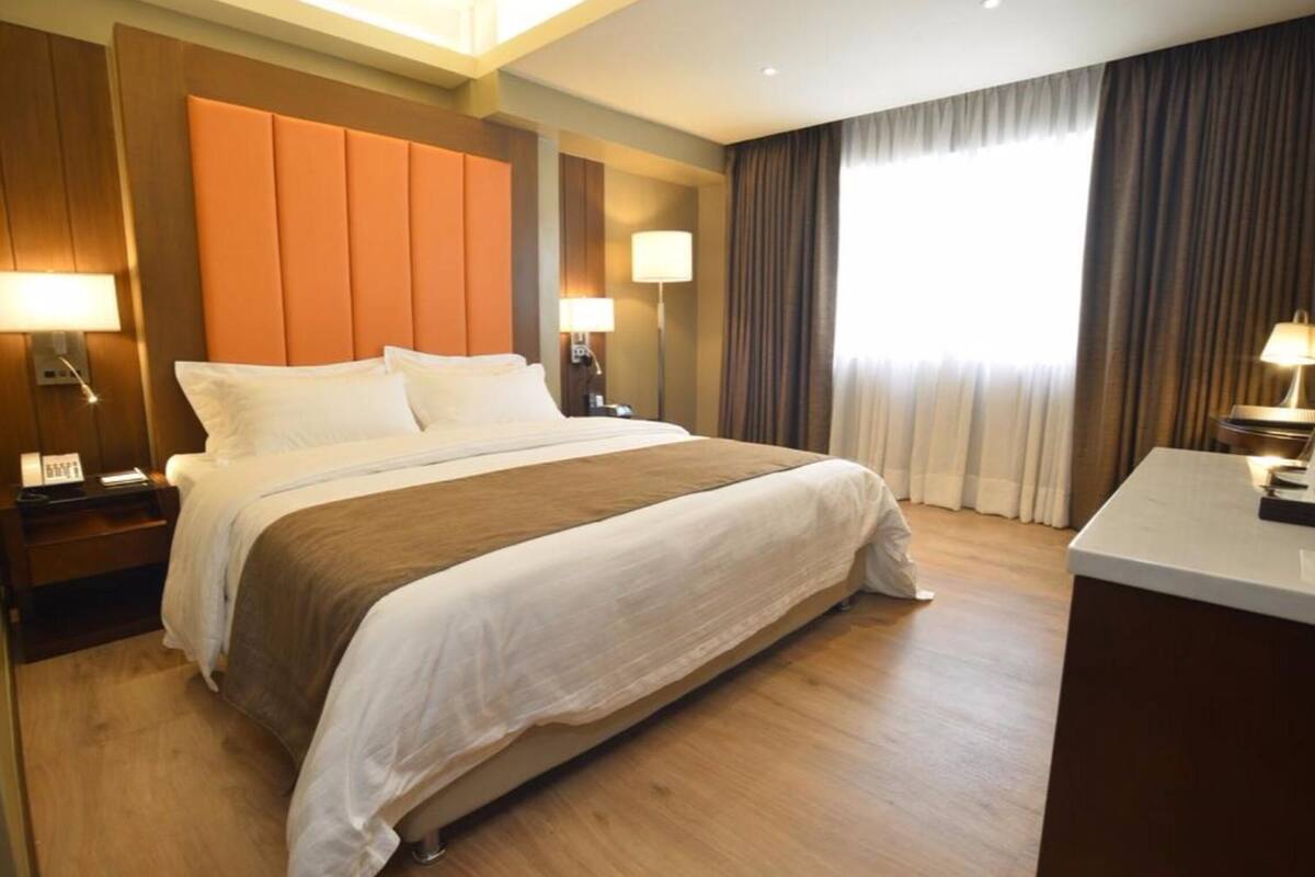 Grand King Room | 書桌、免費無線上網、床單