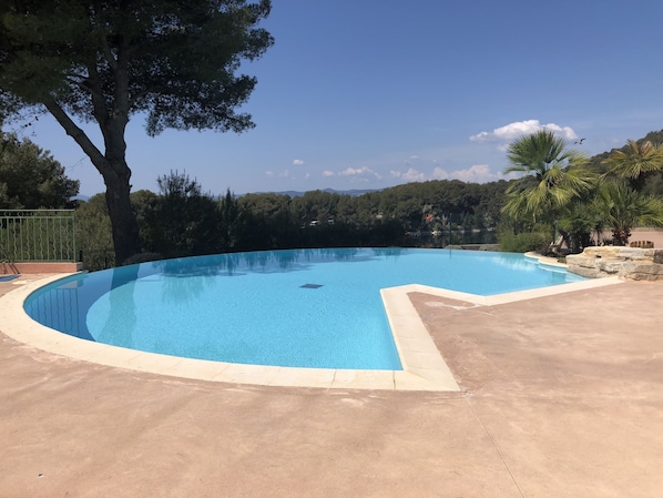 Piscine extérieure