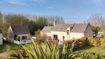 Rumah Comfort, kamar mandi pribadi, pemandangan kebun ( logis des 6Hirondelles) | Pemandangan dari properti