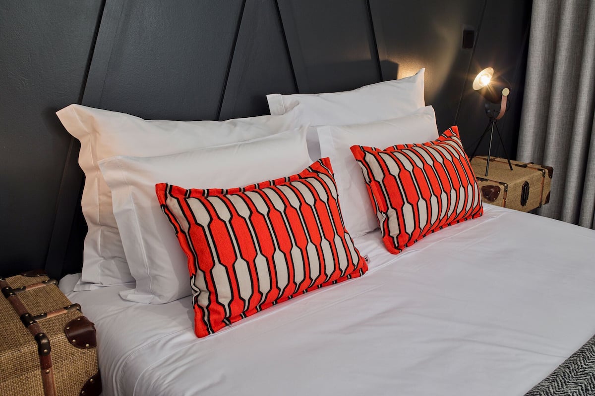 Signature Apartment | 1 bedroom, minibar, individually decorated, free cribs/infant beds