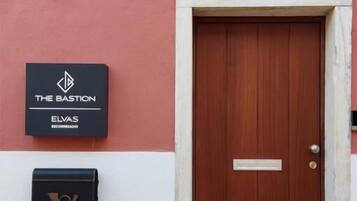 Entrada al alojamiento