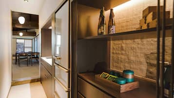Superior Room, 2 Bedrooms, Mountain View | Private kitchen