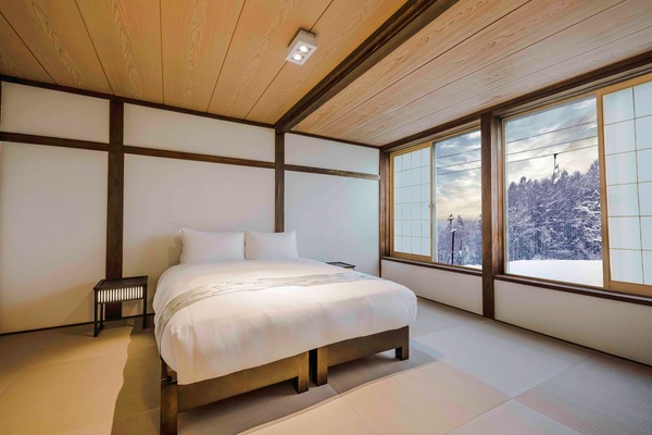 Deluxe Room, 2 Queen Beds, Mountain View | 2 bedrooms, iron/ironing board, free WiFi, bed sheets