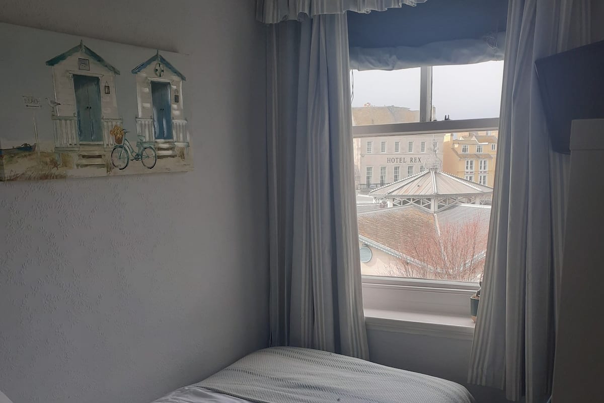 Classic Single Room, 1 Twin Bed, Sea View | Free WiFi