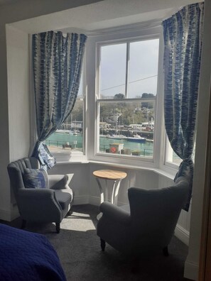 Chambre Double Confort, 1 lit double, vue port | Wi-Fi gratuit