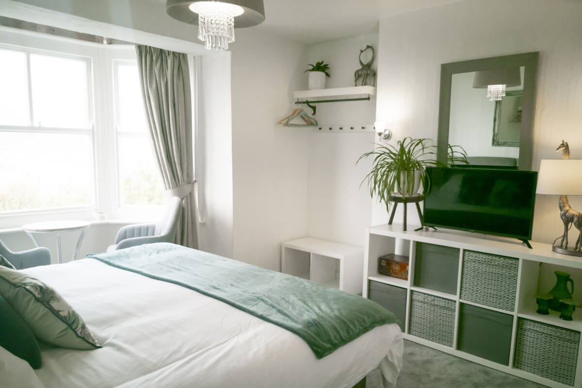 Dobbelt- eller tomannsrom – comfort, 1 kingsize-seng, strandutsikt | Wi-fi (inkludert)