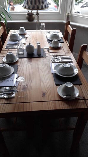 Breakfast area - The Ocean Guest House (Weymouth)