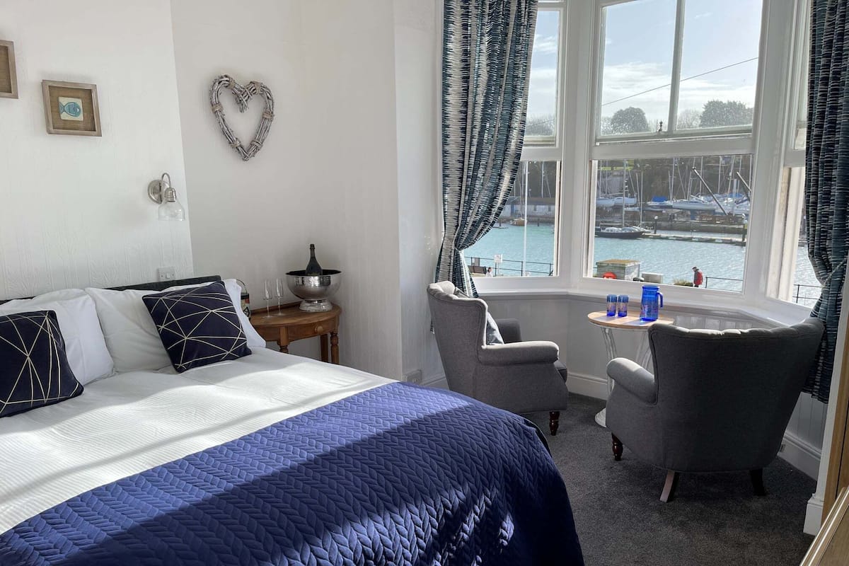 Deluxe Double Room, 1 King Bed, Harbor View | Free WiFi