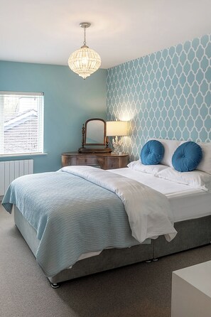 4 dormitoris, planxa i posts de planxar, un bressol de viatge i wifi 