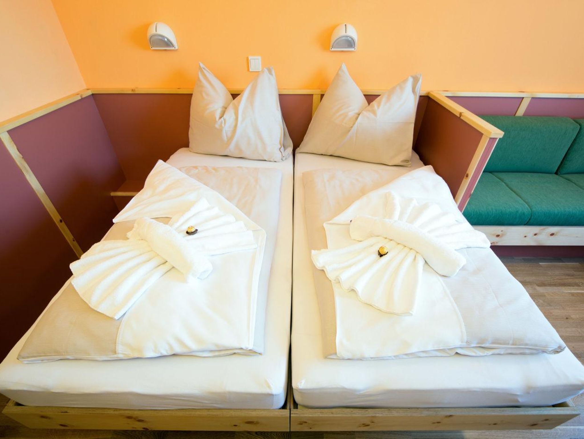 Double room, shower, WC - JUFA Hotel Planneralm***