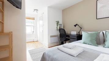 Studio | In-room dining