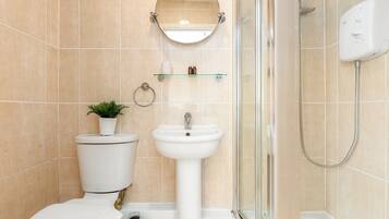 Studio | Bathroom shower