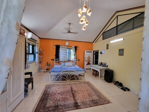 3 bedrooms, iron/ironing board, WiFi, bed sheets - Beautiful 3-Bedroom Villa☺️with FREE WiFi, Lawn @Nagaon🏖️ (Nagaon)