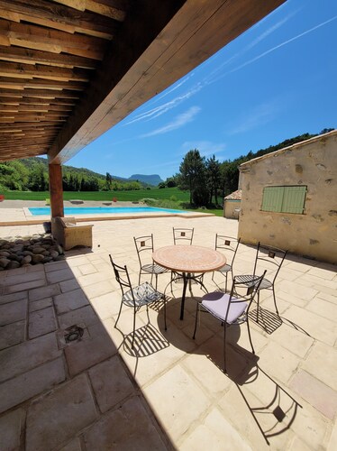 3 Bedroom Private vacation home in Aouste-sur-Sye
