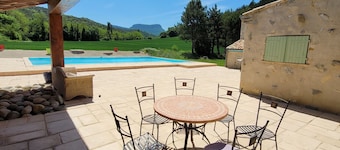 3 Bedroom Private vacation home in Aouste-sur-Sye