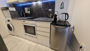 City Apartment, 1 Bedroom, Kitchenette | Private kitchen