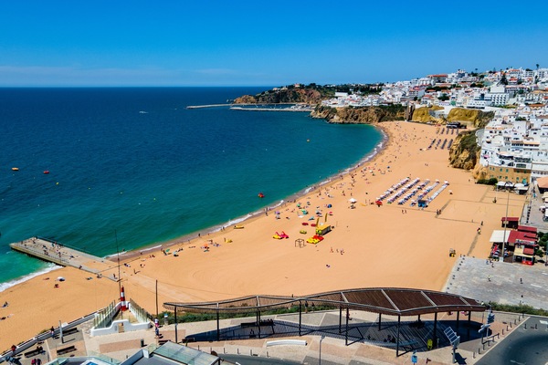 Fisherman Beach at walking distance
