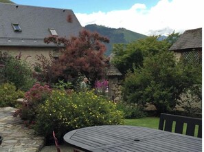 تناول الطعام بالخارج