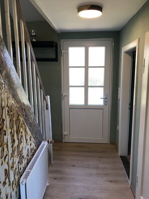 المنشأة من الداخل