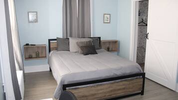 3 Schlafzimmer, Zimmersafe, Schreibtisch, Bügeleisen/Bügelbrett