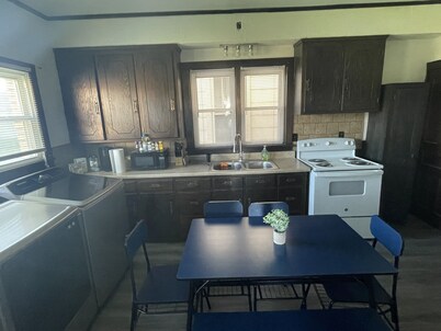 The Modern Gem with GAME ROOM! Pet friendly