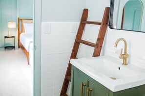 1 chambre, bureau, fer et planche à repasser, Wi-Fi