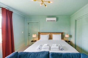 1 chambre, bureau, fer et planche à repasser, Wi-Fi