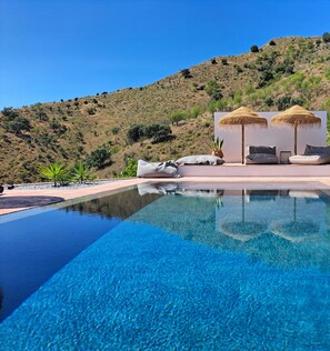 Outdoor pool, a heated pool - Villa with private pool, 10 people, 5 bathrooms (Viñuela)