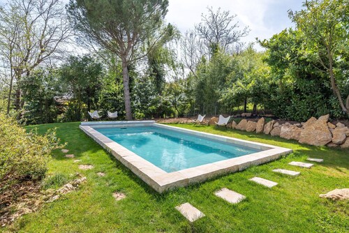 L'atelier, maison avec piscine jardin et vue