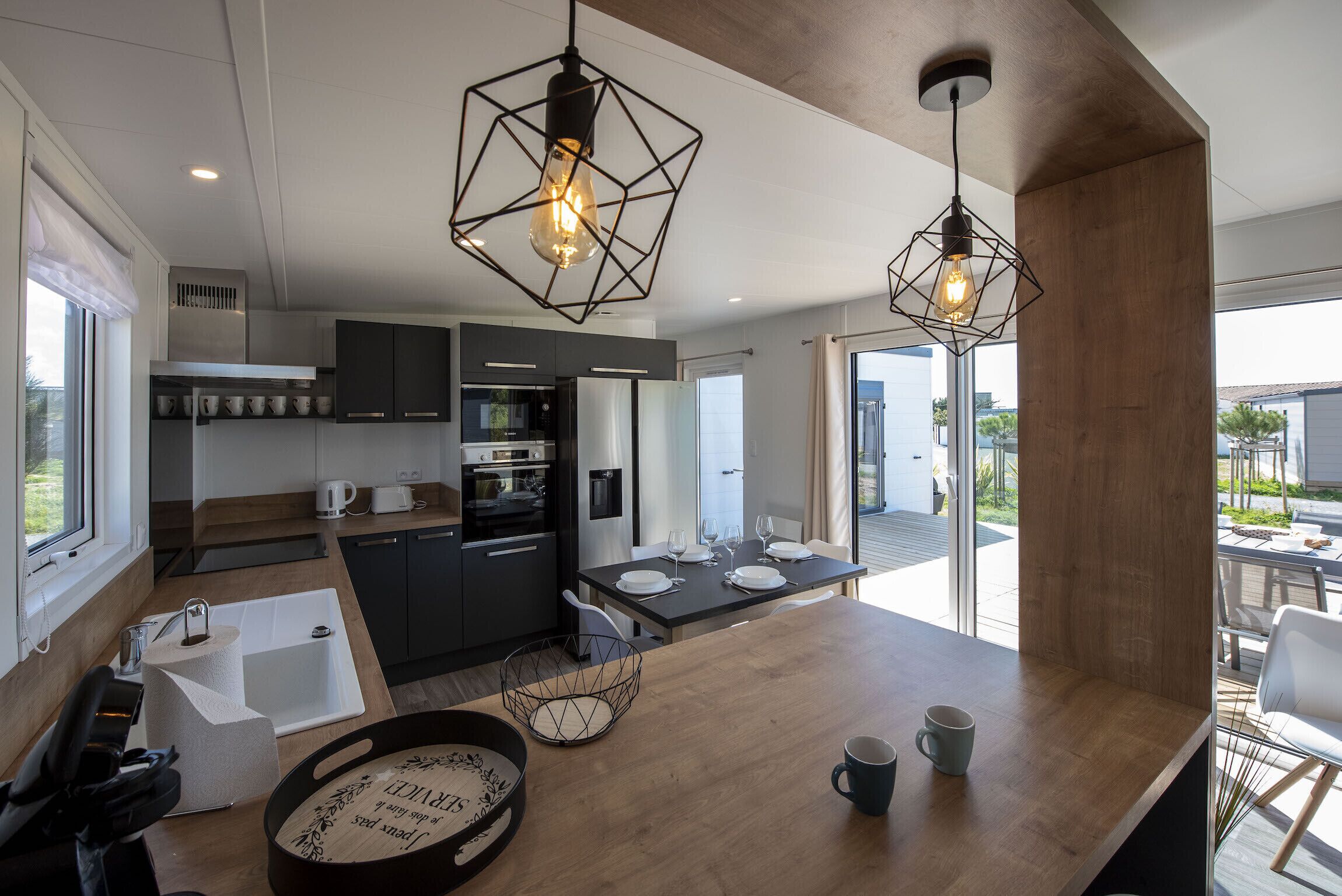 Réfrigérateur, micro-ondes, four, lave-vaisselle