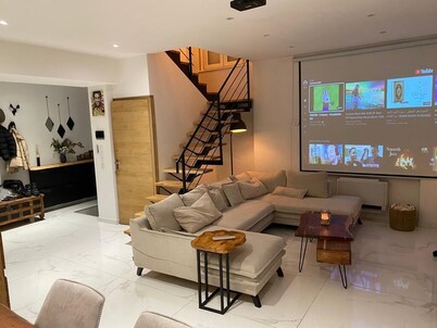 House Lyon 8 / Parking / Garden / Petanque court