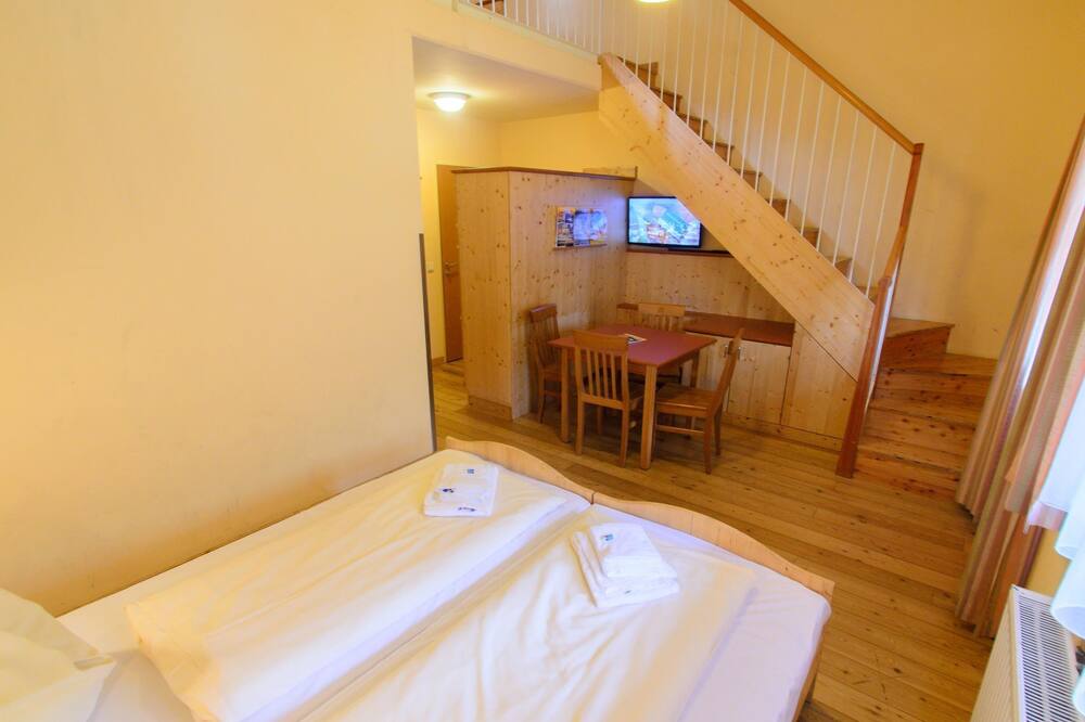 Comfort four-bed room - JUFA Hotel Donnersbachwald***